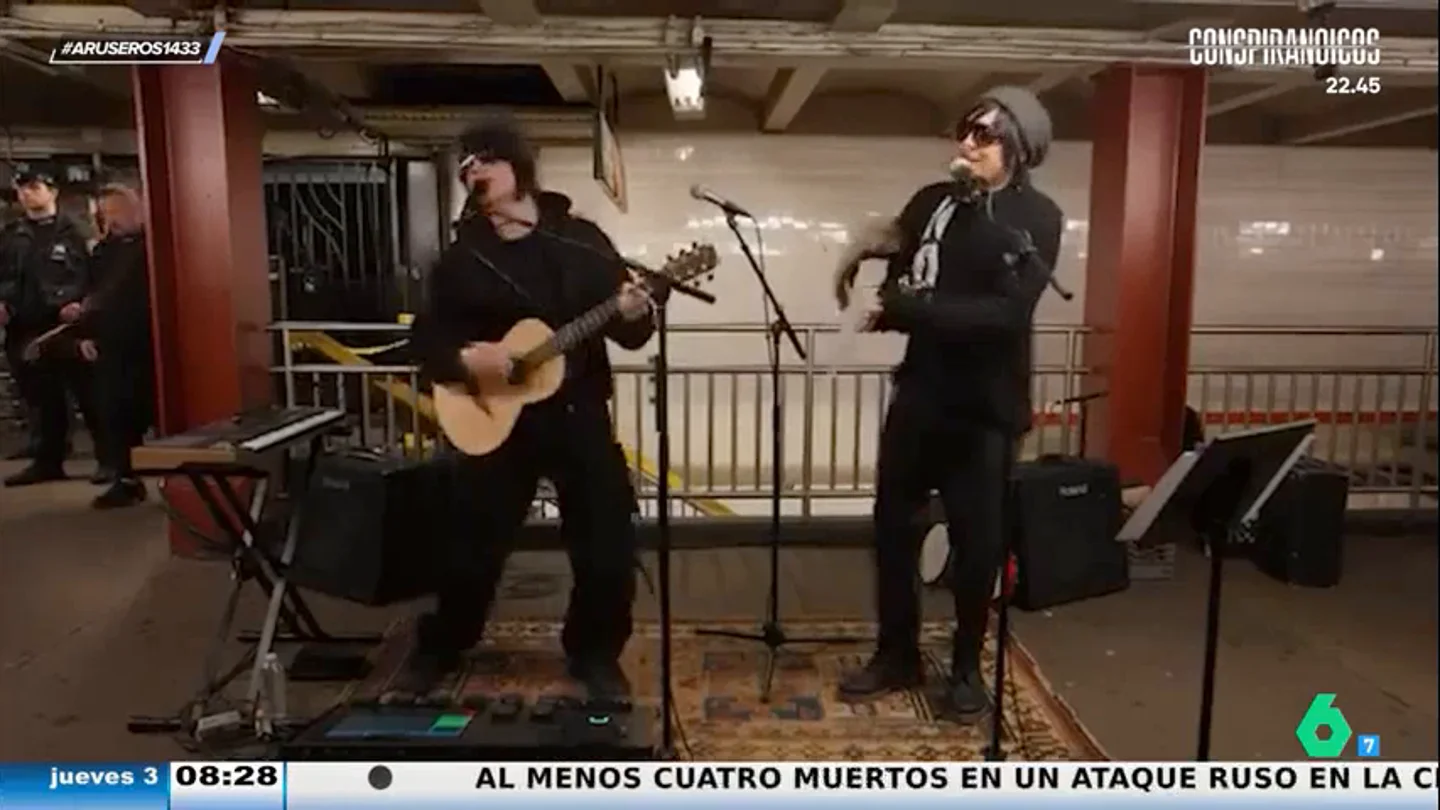 Ed Sheeran aparece por sorpresa tocando en el Metro de Nueva York con Jimmy Fallon Ed Sheeran aparece por sorpresa tocando en el Metro de Nueva York con Jimmy Fallon