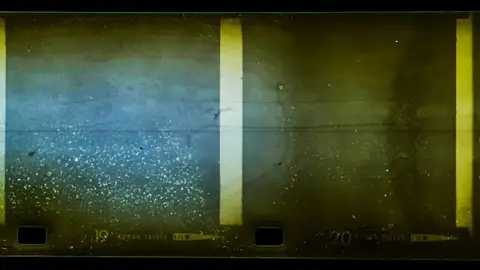 Fotografía tomada por la cámara en el Lago Ness Fotografía tomada por la cámara en el Lago Ness