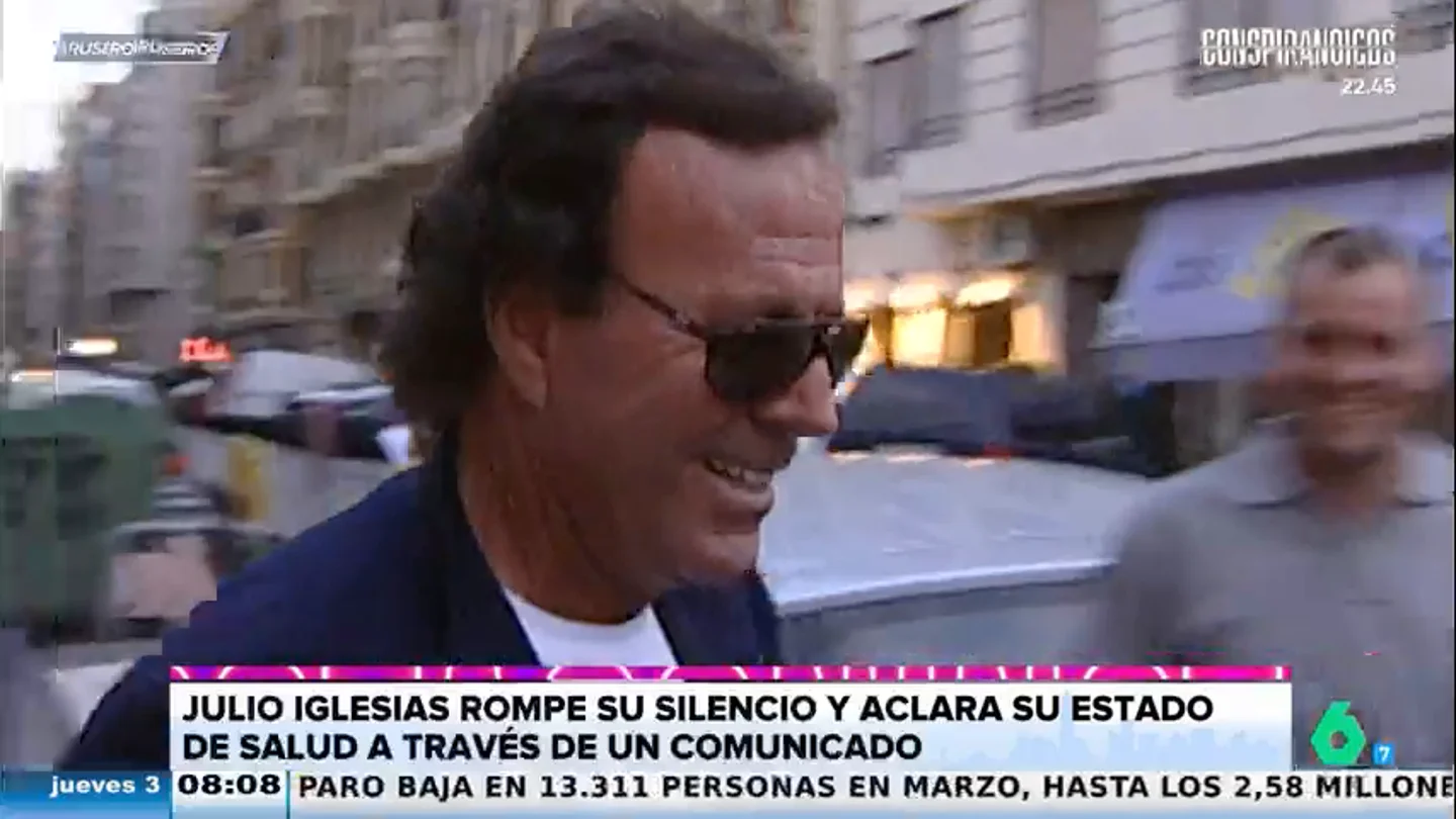 Julio Iglesias desmiente su retirada desde Bahamas: "Estoy trabajando mucho en la serie de Netflix sobre mi vida" Julio Iglesias desmiente su retirada desde Bahamas: "Estoy trabajando mucho en la serie de Netflix sobre mi vida"