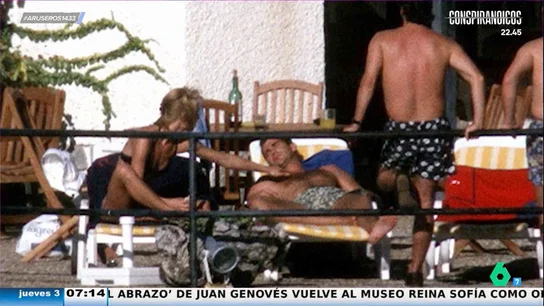 Angie Cárdenas compara las fotos de la princesa Leonor en bikini con las del rey Felipe a su edad: "¿Cambia si es hombre o mujer?" Angie Cárdenas compara las fotos de la princesa Leonor en bikini con las del rey Felipe a su edad: "¿Cambia si es hombre o mujer?"