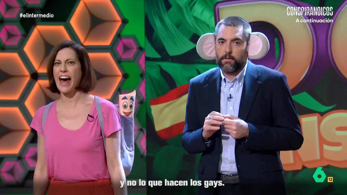 Dora la conservadora, sobre el palco infantil en la plaza de toros de Valencia: "Torear es un placer y no lo que hacen los gays" Cristina Gallego se convierte un día más en 'Dora la conservadora' para hablar de Viktor Orban y su salida del Tribunal de La Haya, los ataques a la Iglesia por Cuelgamuros o la polémica en Valencia por el palco infantil de la plaza de toros.