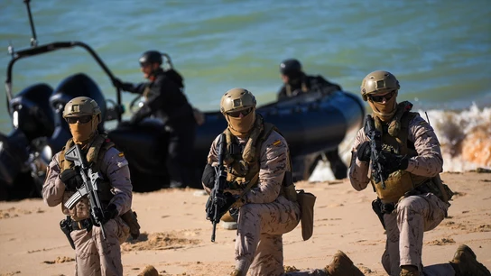 Exhibición militar organizada por la Armada Española y la OTAN en Barbate, Cádiz. Exhibición militar organizada por la Armada Española y la OTAN en Barbate, Cádiz.