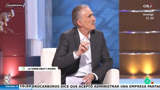 Juan y Medio y su 'pullita' sobre si se "forran más los botones o los políticos" Juan y Medio y su 'pullita' sobre si se "forran más los botones o los políticos"