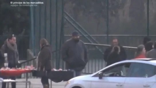 Asi creó el príncipe gitano un nuevo mercadillo en Barro, "un lugar donde establece sus propias reglas" Asi creó el príncipe gitano un nuevo mercadillo en Barro, "un lugar donde establece sus propias reglas"