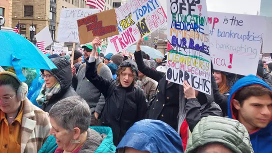 Miles de personas protestan contra Trump y Musk en Washington Miles de personas protestan contra Trump y Musk en Washington