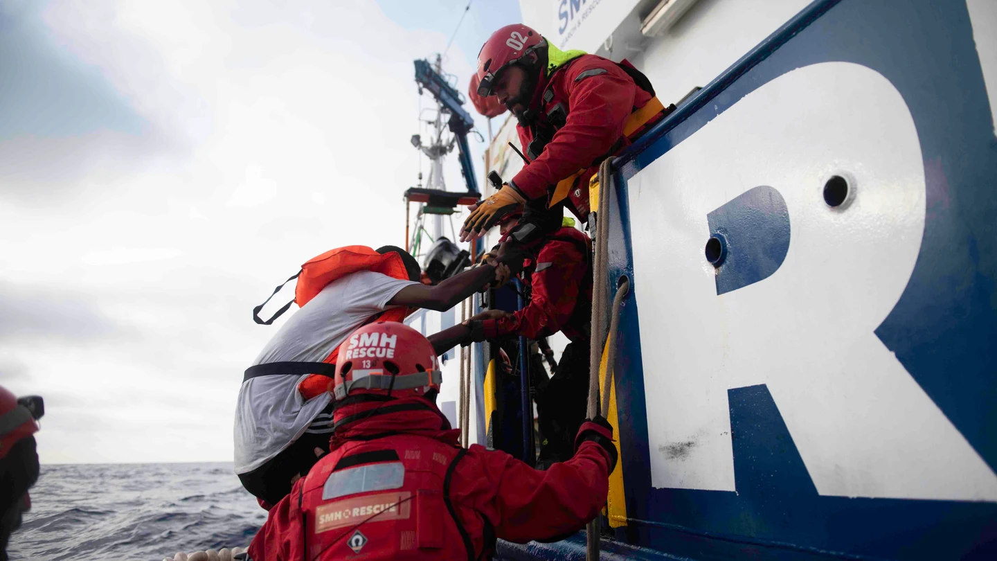 Rescate de migrantes por el Aita Mari en el Mediterráneo. Rescate de migrantes por el Aita Mari en el Mediterráneo.