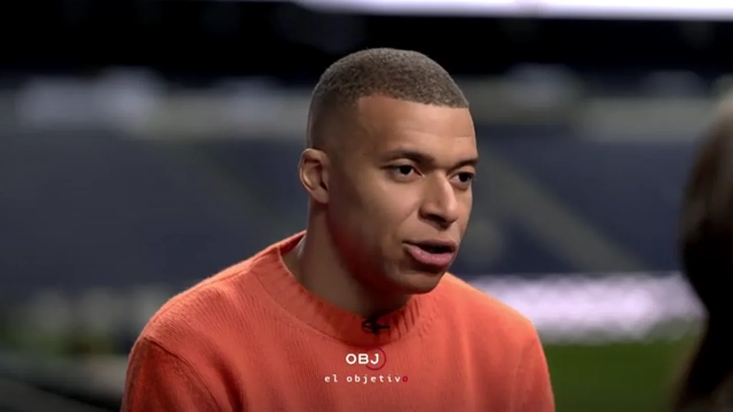 Mbappé desvela la "buena" relación que tiene con Florentino Pérez: "Ha estado a mi lado incluso cuando le decía que me quedaba en París" Mbappé desvela la "buena" relación que tiene con Florentino Pérez: "Ha estado a mi lado incluso cuando le decía que me quedaba en París"