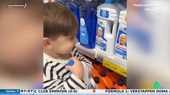 El divertido vídeo viral del niño que cree que Don Limpio es su papá: "¿Por qué le das un beso?" El divertido vídeo viral del niño que cree que Don Limpio es su papá: "¿Por qué le das un beso?"