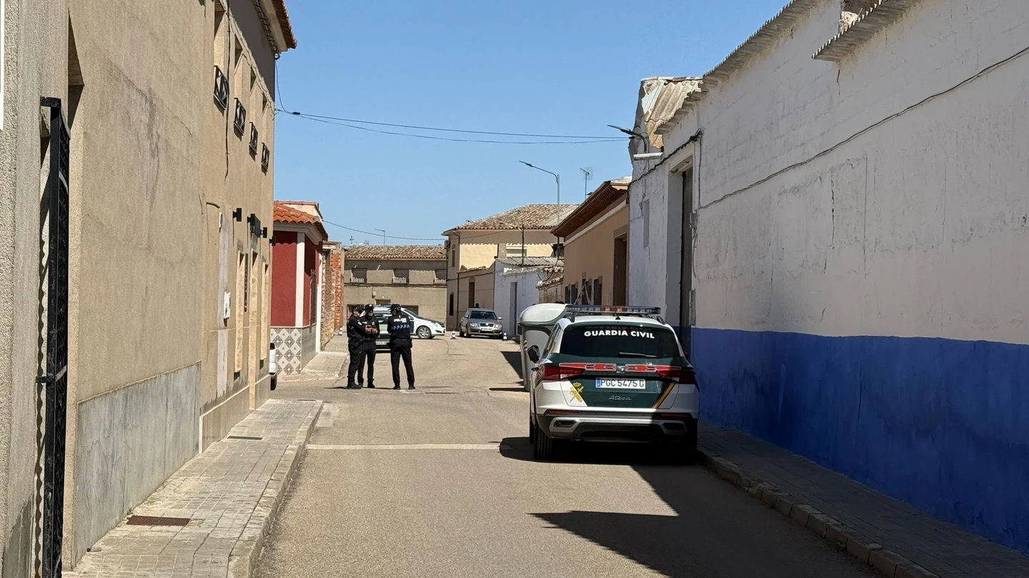 Calle del suceso mortal entre dos hermanos en La Puebla de Almoradiel (Toledo). Calle del suceso mortal entre dos hermanos en La Puebla de Almoradiel (Toledo).