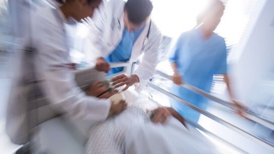 Hospital y m&eacute;dicos