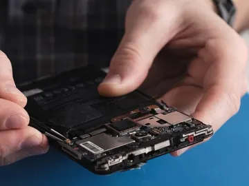 Antes de entregar tu teléfono a los técnicos, activa esta función para proteger tu información Antes de entregar tu teléfono a los técnicos, activa esta función para proteger tu información