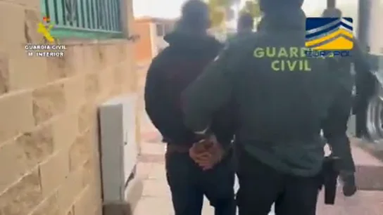 Detienen a 38 personas al desmantelar una red internacional que enviaba droga por paquetería postal Detienen a 38 personas al desmantelar una red internacional que enviaba droga por paquetería postal