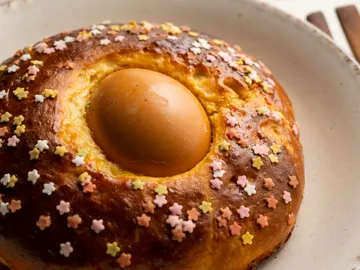 Mona de pascua, dulce tradicional de Semana Santa Mona de pascua, dulce tradicional de Semana Santa