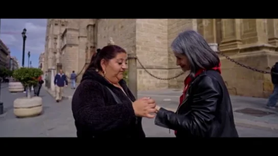 Una vendedora de romero en Sevilla: "En ferias o Semana Santa podemos sacar unos 100 euros" Una vendedora de romero en Sevilla: "En ferias o Semana Santa podemos sacar unos 100 euros"