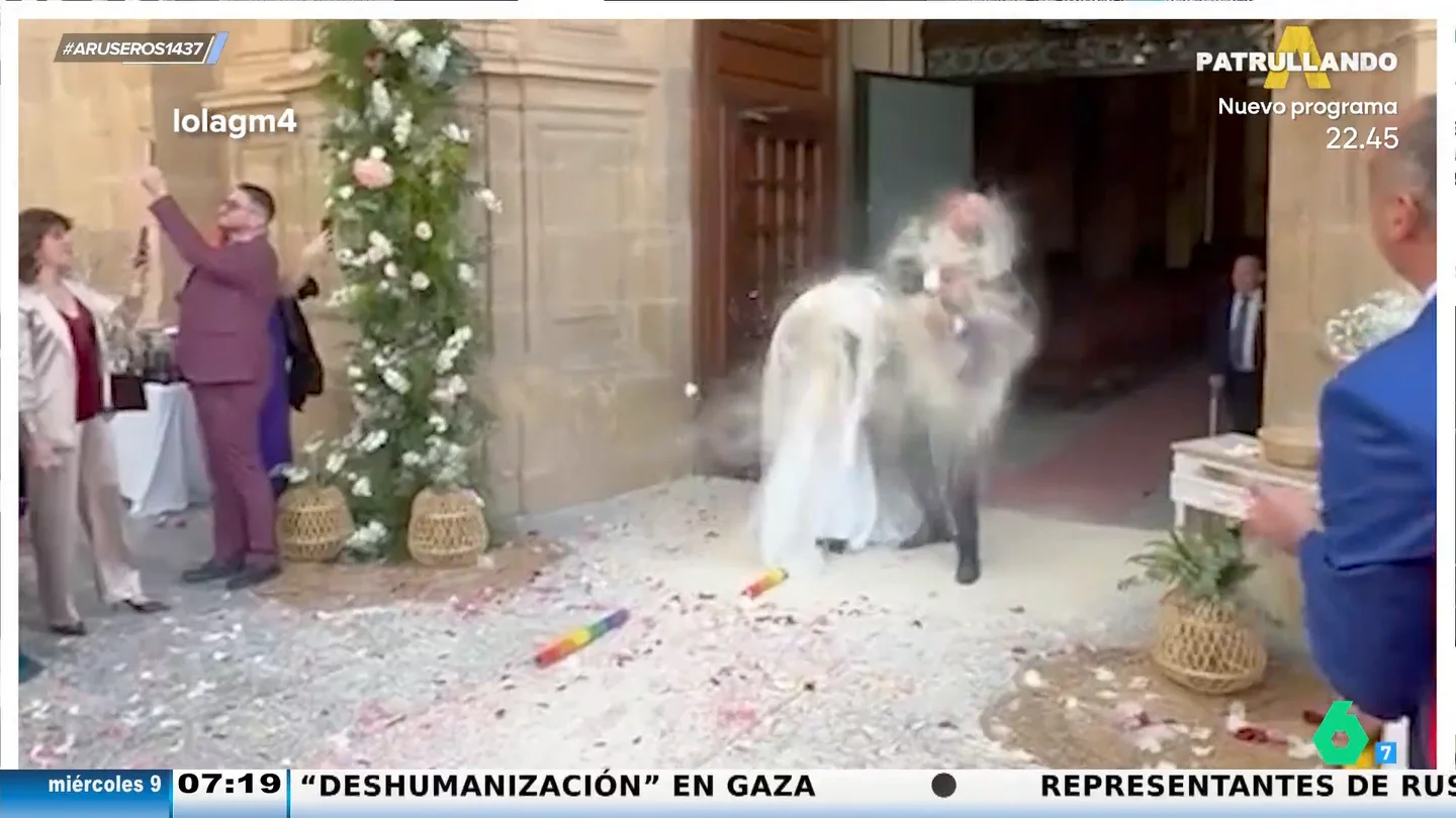 Alfonso Arús carga contra quienes reciben a los recién casados con palazos de arroz en una boda: "Basta de tonterías" Alfonso Arús carga contra quienes reciben a los recién casados con palazos de arroz en una boda: "Basta de tonterías"