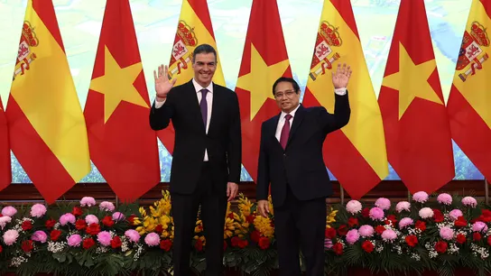 El presidente del Gobierno, Pedro Sánchez, con el primer ministro de Vietnam, Pham Minh Chinh, en Hanoi El presidente del Gobierno, Pedro Sánchez, con el primer ministro de Vietnam, Pham Minh Chinh, en Hanoi