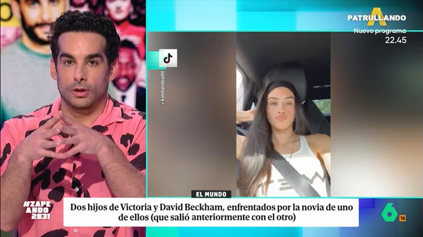 Juan Sanguino desvela 'el plan oculto' de Kim, la novia de Romeo Beckham: "El plan de ella es tirarse al padre" El periodista comparte los rumores entorno a la mala relación de Brooklyn y Romeo Beckham. Sanguino explica que el origen de todo ha sido Kim Turnbull, la novia del hijo mediano de Victoria y David.