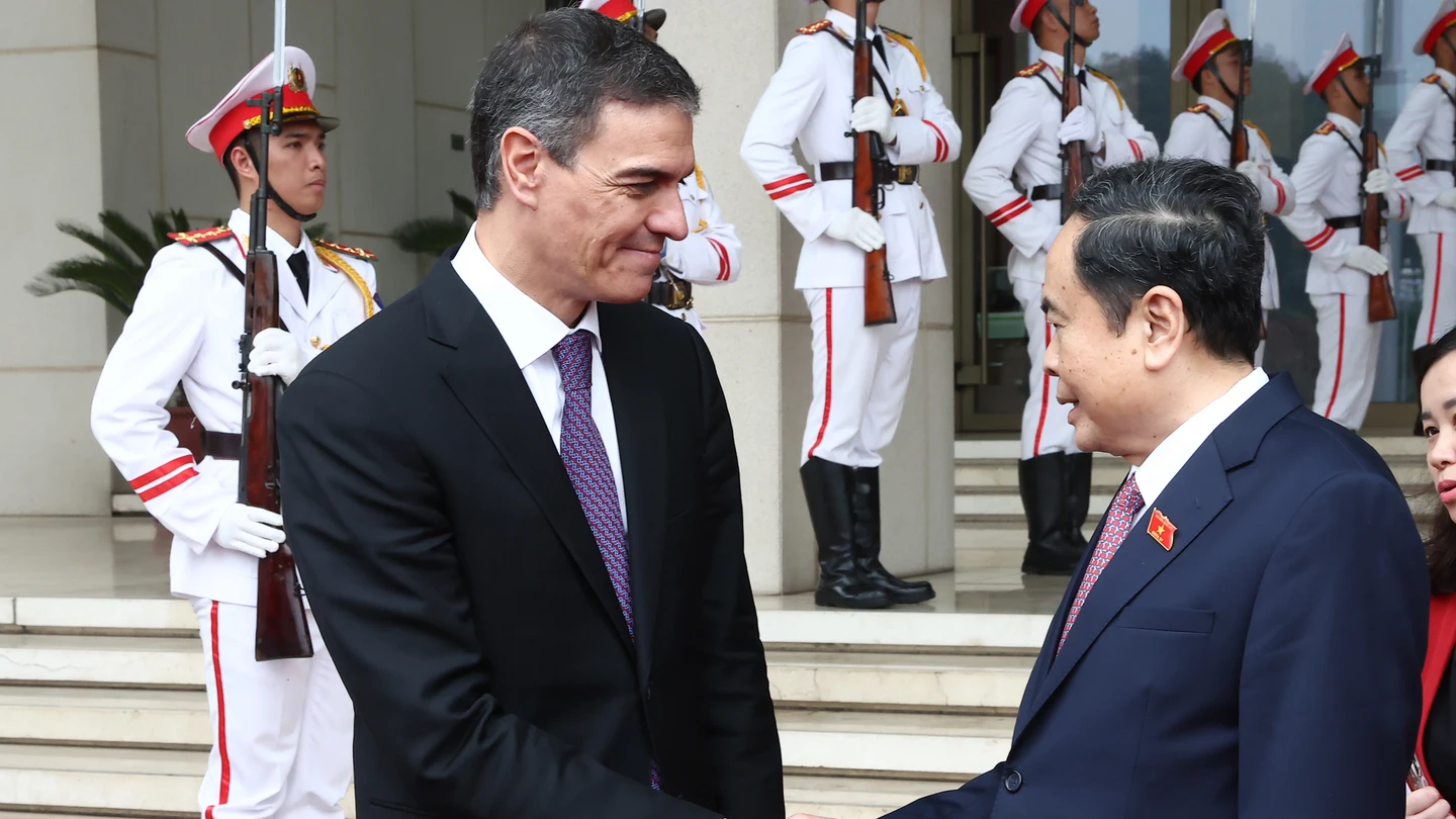 Pedro Sánchez se reúne con el presidente de la Asamblea Nacional de la República Socialista de Vietnam, Tran Thanh Man Pedro Sánchez se reúne con el presidente de la Asamblea Nacional de la República Socialista de Vietnam, Tran Thanh Man
