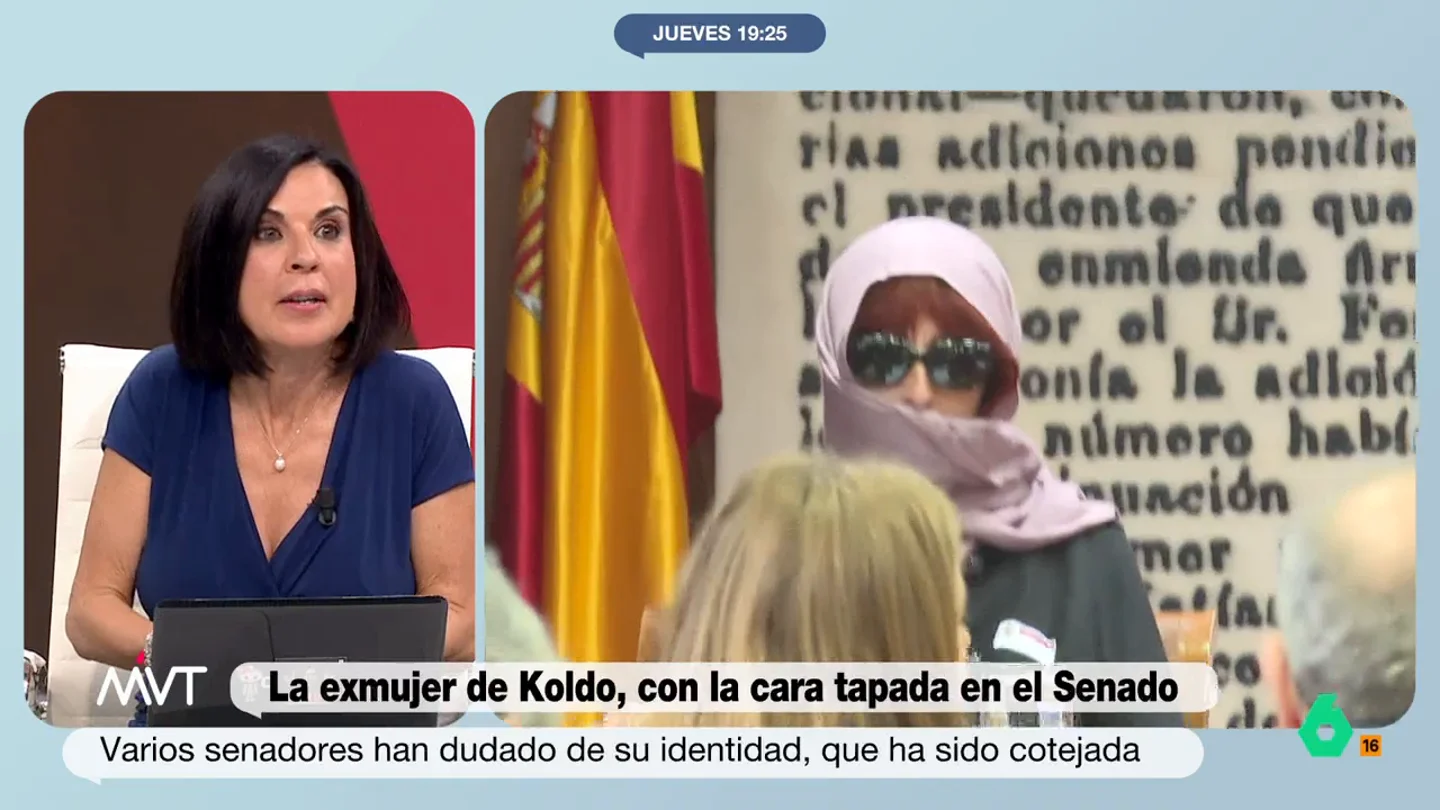 Bea de Vicente "entiende" que la exmujer de Koldo "se tape y no hable" en el Senado: "El viento no le sopla de cara" Más Vale Tarde analiza la surrealista imagen en la comisión del Senado sobre el 'caso Koldo', donde la exmujer de la que fuera mano derecha de Ábalos aparecía con la cara tapada por una pashmina y unas gafas de sol.
