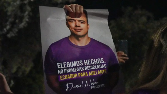 Un cartel con la imagen de Daniel Noboa durante las elecciones en Ecuador Un cartel con la imagen de Daniel Noboa durante las elecciones en Ecuador