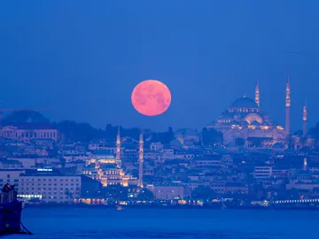 Luna Rosa en Turquía Luna Rosa en Turquía