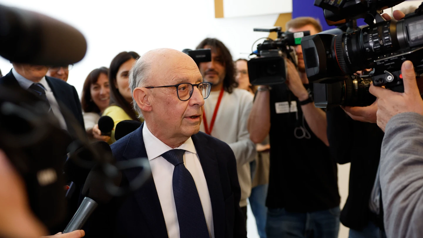 El exministro de Hacienda, Cristóbal Montoro El exministro de Hacienda, Cristóbal Montoro