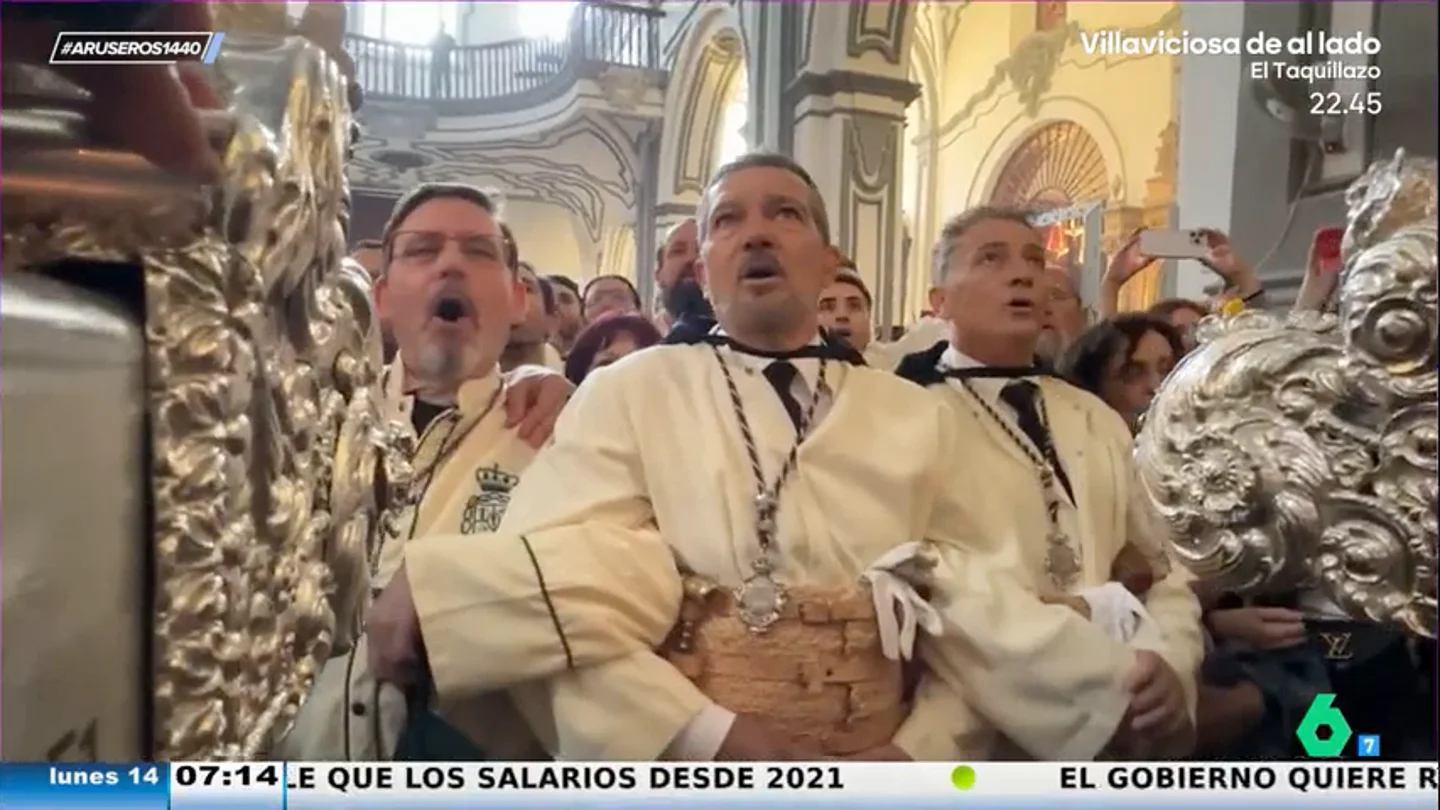 Antonio Banderas con Vanesa Martín o Anabel Pantoja con su hija: así viven los famosos la Semana Santa en Andalucía Antonio Banderas con Vanesa Martín o Anabel Pantoja con su hija: así viven los famosos la Semana Santa en Andalucía