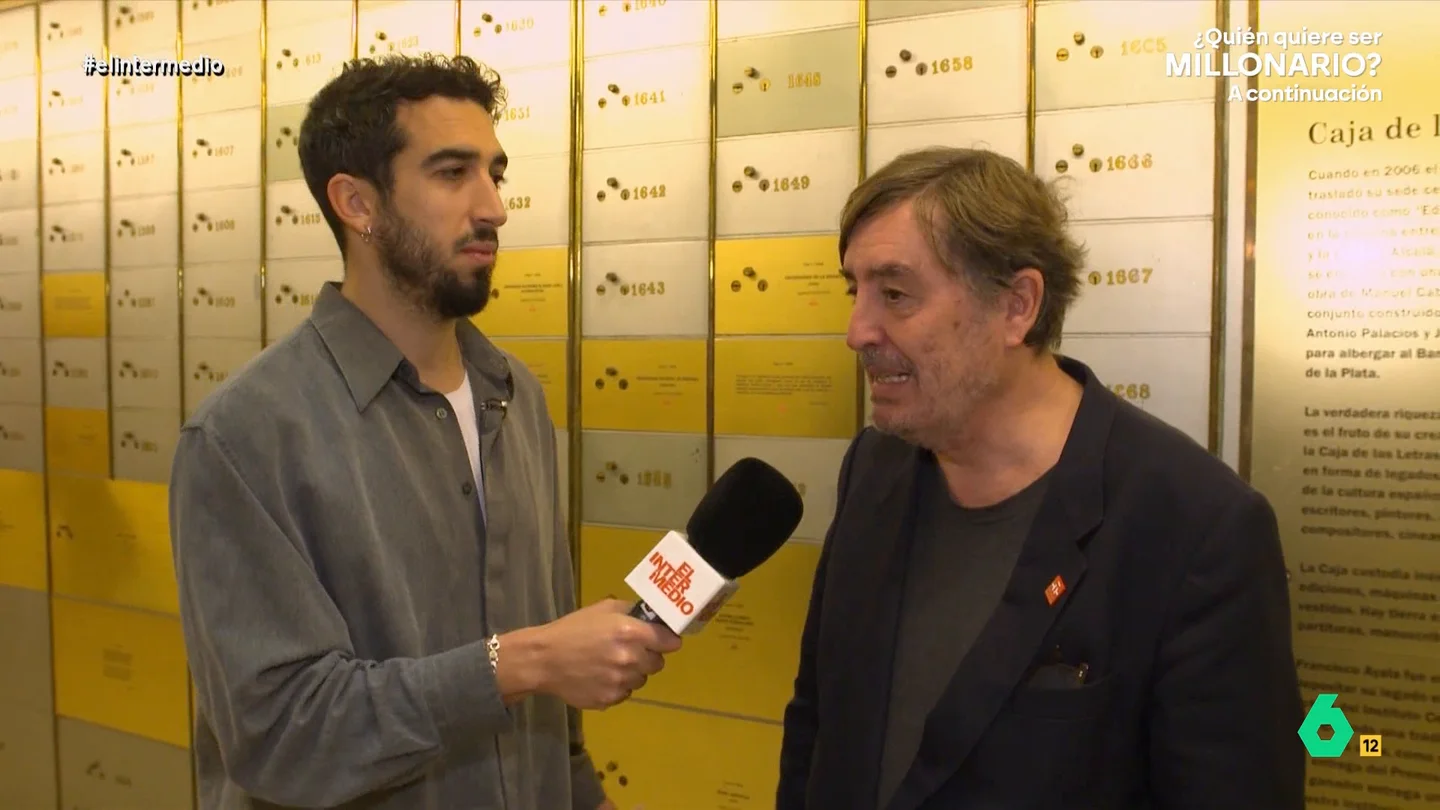 Luis García Montero explica por qué Wyoming no tiene su legado en el Instituto Cervantes: "Es una deuda que tengo" El Intermedio recupera este reportaje de Isma Juárez en el que visitaba la sede del Instituto Cervantes. El reportero visito un lugar muy especial de la institución: la Caja de las letras.