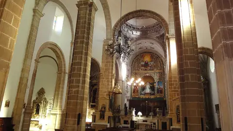 Nave central de la Iglesia de Santa María de la Encarnación Nave central de la Iglesia de Santa María de la Encarnación
