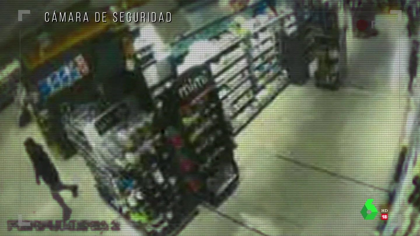 Dos sierras, guantes... las imágenes que delataron a Jorge Ignacio Palma haciendo la compra tras matar a Marta Calvo En un vídeo que recupera laSexta.com, Equipo de Investigación reconstruye a través de cámaras de seguridad y el testimonio de dependientes, las compras que realizó Jorge Ignacio Palma la mañana después de la desaparición de Marta Calvo.