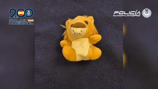 Desmantelan una 'narcojugueteria' de Madrid que ocultaba la droga en el interior de peluches y bolígrafos Desmantelan una 'narcojugueteria' de Madrid que ocultaba la droga en el interior de peluches y bolígrafos