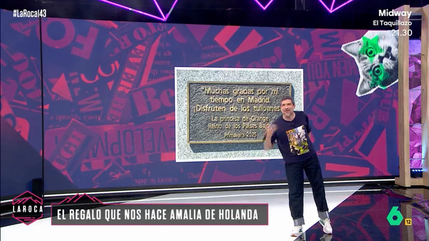 El ataque de risa de Nuria Roca durante el 'repaso' de Nacho García al ver la dedicatoria de Amalia de Holanda a Madrid El cómico se hacía eco de la visita de la princesa a Madrid para inaugurar un jardín de tulipanes junto a José Luis Martínez-Almeida, alcalde de Madrid.