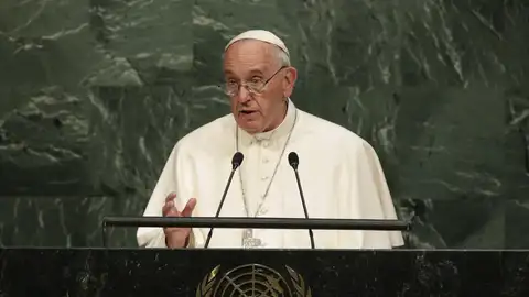 El papa Francisco en la Asamblea General de las Naciones Unidas en Nueva York en 2015. El papa Francisco en la Asamblea General de las Naciones Unidas en Nueva York en 2015.