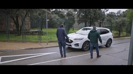 Un vecino de La Moraleja desvela por qué no hay gente por sus calles: "Como tienen mucho sitio en sus casas, no salen" Un vecino de La Moraleja desvela por qué no hay gente por sus calles: "Como tienen mucho sitio en sus casas, no salen"