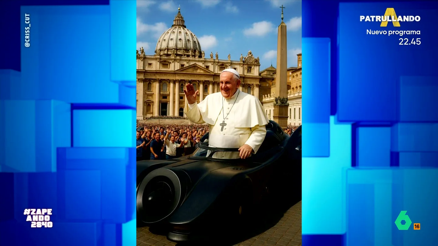 Una presentadora confunde el papamóvil con el 'batmóvil': "Tiene sentido porque el papa Francisco vivía en el 'Vat-ticano' Una presentadora confunde el papamóvil con el 'batmóvil': "Tiene sentido porque el papa Francisco vivía en el 'Vat-ticano'
