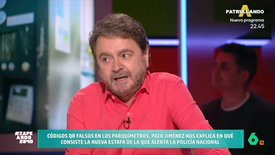 ¿En qué consiste la estafa de los parquímetros? Paco Jiménez lo cuenta en Zapeando El periodista explica que muchos estafadores se están aprovechando de un gesto tan cotidiano como pagar en un parquímetro para colar un qr que lleva a una página o aplicación fraudulenta.