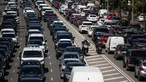 Tráfico en el Paseo de la Castellana tras el apagón eléctrico en Madrid, España, el 28 de abril de 2025. Tráfico en el Paseo de la Castellana tras el apagón eléctrico en Madrid, España, el 28 de abril de 2025.
