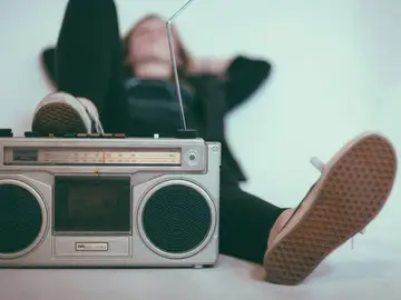 Que no te pille otro apagón: estas radios a pilas, con baterías solares y más no te fallarán Que no te pille otro apagón: estas radios a pilas, con baterías solares y más no te fallarán