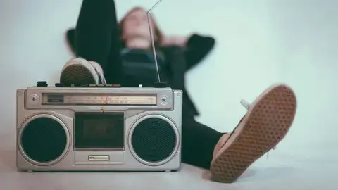 Que no te pille otro apagón: estas radios a pilas, con baterías solares y más no te fallarán Que no te pille otro apagón: estas radios a pilas, con baterías solares y más no te fallarán