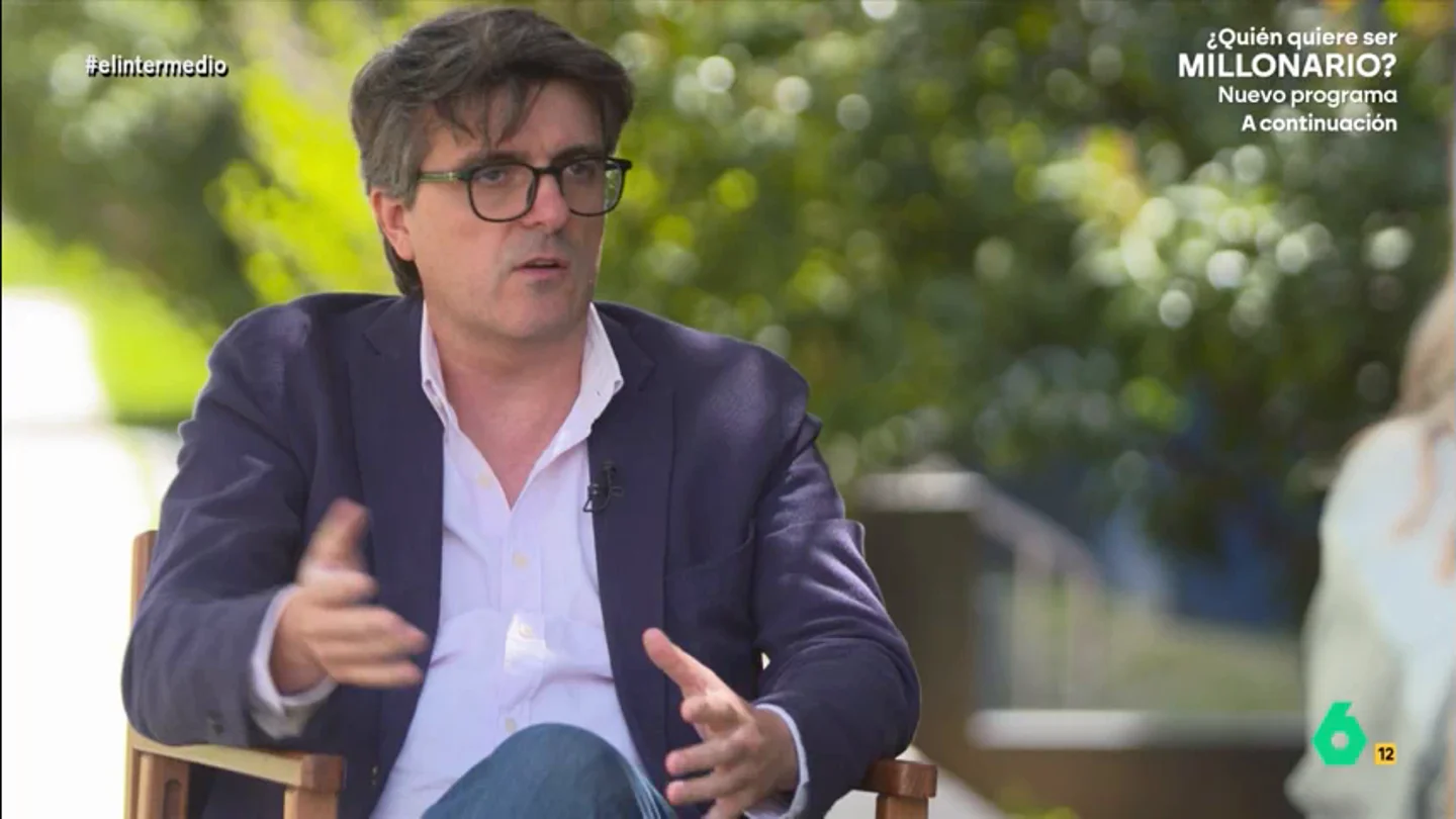 El experto en energía Jorge Morales, advierte, tras el apagón: "Esto puede volver a ocurrir" El ingeniero considera un error considerar a España "inmune a los apagones". Morales expone que, para tener un sistema "infinitamente fiable" la inversión debería ser infinita. "No podríamos pagarlo", afirma.