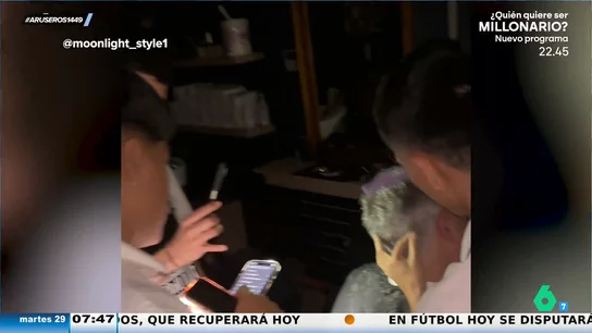 Negocios a oscuras: así vivieron dos peluquerías de Madrid y Barcelona el apagón eléctrico Negocios a oscuras: así vivieron dos peluquerías de Madrid y Barcelona el apagón eléctrico