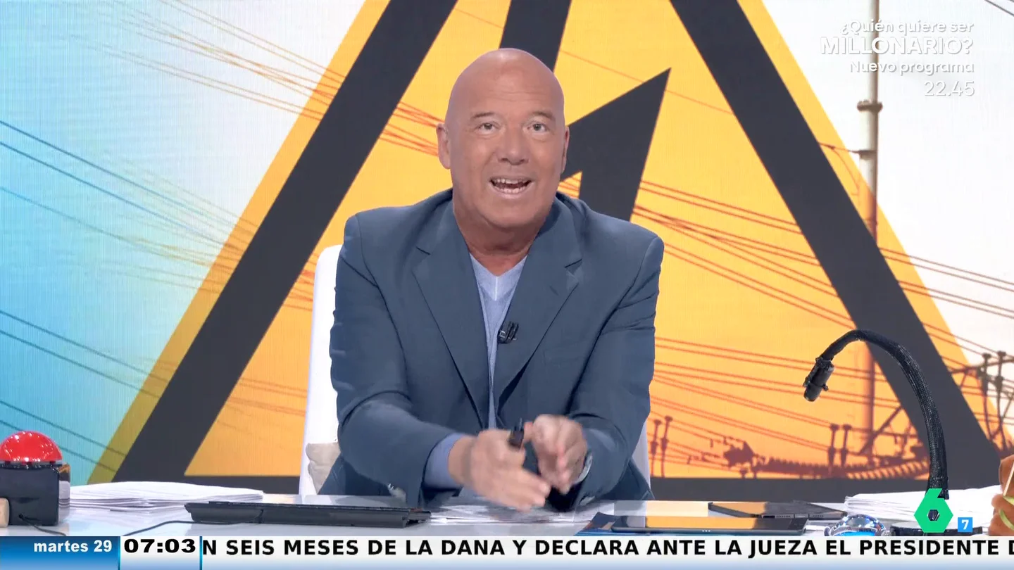 Alfonso Arús y Angie Cárdenas desvelan cómo vivieron el gran apagón dentro de un parking Alfonso Arús y Angie Cárdenas desvelan cómo vivieron el gran apagón dentro de un parking