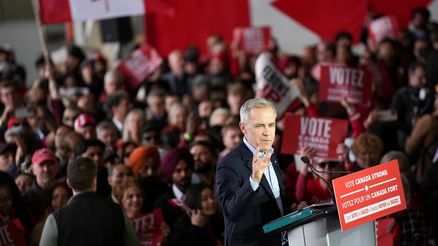 Mark Carney durante un mitin de campaña en Canadá Mark Carney durante un mitin de campaña en Canadá