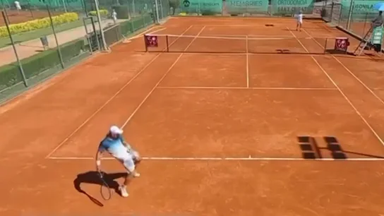 Svyatoslav Gulin se dirige al juez de silla Svyatoslav Gulin se dirige al juez de silla