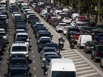 Tráfico en el Paseo de la Castellana tras el apagón eléctrico en Madrid, España, el 28 de abril de 2025. Tráfico en el Paseo de la Castellana tras el apagón eléctrico en Madrid, España, el 28 de abril de 2025.