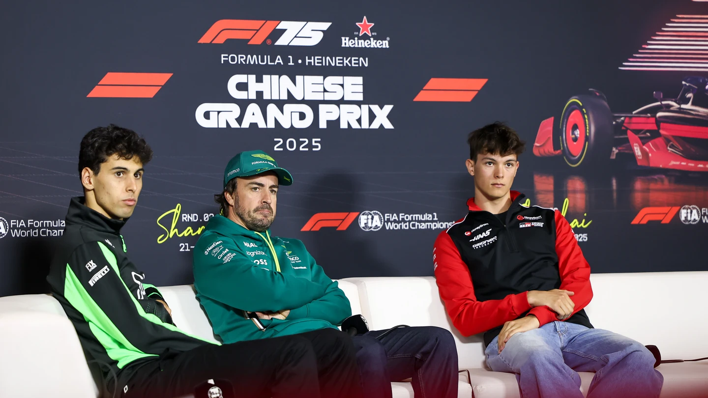 Bortoleto, Alonso y Bearman en el pasado GP de China Bortoleto, Alonso y Bearman en el pasado GP de China