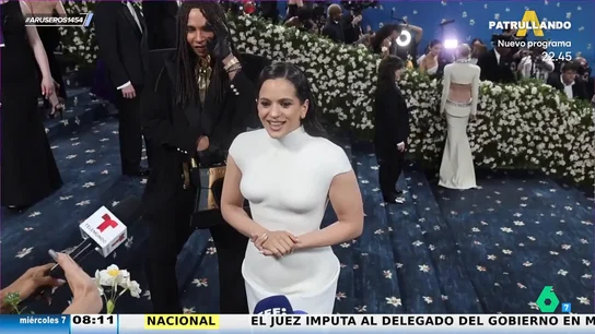 Rosalía habla así de Georgina Rodríguez en la Gala Met y Alfonso Arús alucina con su acento: "Parece Salma Hayek" Rosalía habla así de Georgina Rodríguez en la Gala Met y Alfonso Arús alucina con su acento: "Parece Salma Hayek"
