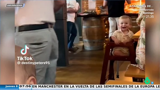 ¿Existe el amor a primera vista? El viral de TikTok de dos bebés que enternece el plató de Ar@s ¿Existe el amor a primera vista? El viral de TikTok de dos bebés que enternece el plató de Ar@s