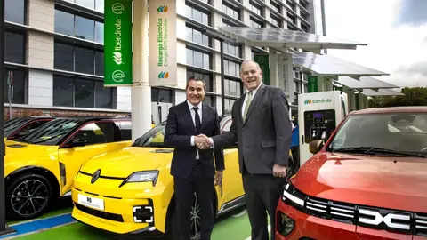 El CEO de Iberdrola España y el director general de Renault Group. El CEO de Iberdrola España y el director general de Renault Group.