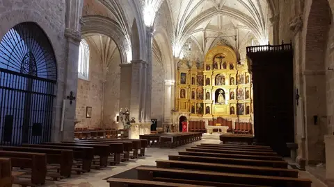 Interior de la Iglesia de Nuestra Señora de la Asunción Interior de la Iglesia de Nuestra Señora de la Asunción